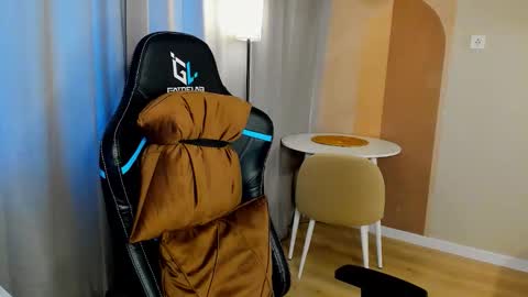 Snapshot of travisrivas chatting on 03-07-26, 12:02 travisrivas online show from 03-07-26, 12:02