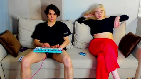 Snapshot of travisrivas chatting on 04-05-26, 10:40 travisrivas online show from 04-05-26, 10:40