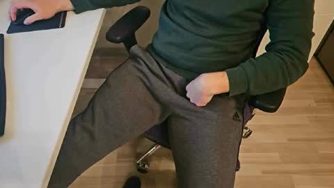 tree1989 online show from 12-19-24, 08:13