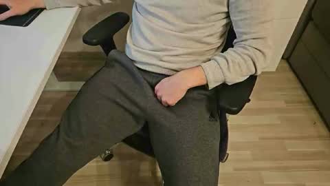 tree1989 online show from 12-28-24, 07:54