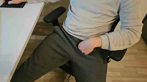 tree1989 online show from 12-29-24, 06:38