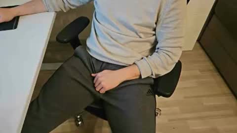 tree1989 online show from 01-01-25, 10:32