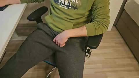 tree1989 online show from 01-05-25, 07:49