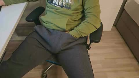 tree1989 online show from 01-05-25, 10:50