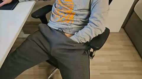 tree1989 online show from 01-06-25, 11:52