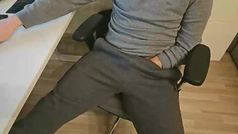 tree1989 online show from 02-07-25, 09:04