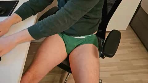 tree1989 online show from 02-25-25, 06:42