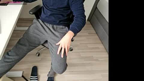 tree1989 online show from 09-14-25, 03:00