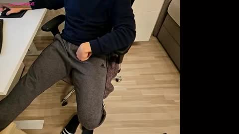 tree1989 online show from 09-17-25, 06:53