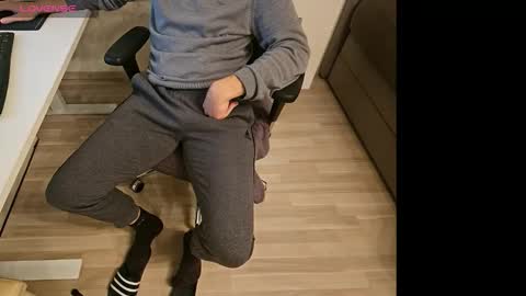 tree1989 online show from 10-14-25, 06:20