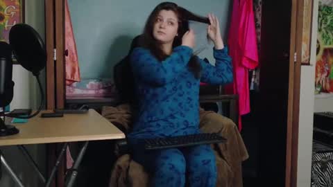 TreeJeanne online show from 09-19-25, 09:59