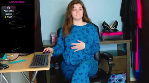 TreeJeanne online show from 11-16-25, 02:17