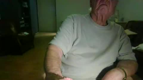 Snapshot of trekbeestje1 chatting on 11-29-25, 05:49 trekbeestje online show from 11-29-25, 05:49