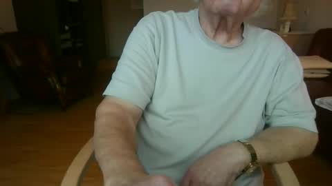 Snapshot of trekbeestje1 chatting on 11-30-25, 09:13 trekbeestje online show from 11-30-25, 09:13