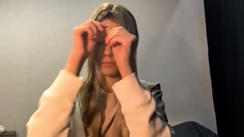 Snapshot of tressamarshbanks chatting on 10-07-25, 07:11 Alice online show from 10-07-25, 07:11