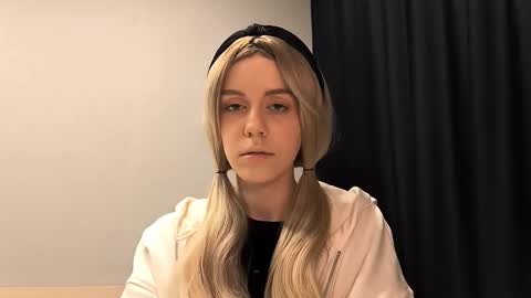 Snapshot of tressamarshbanks chatting on 10-08-25, 07:22 Alice online show from 10-08-25, 07:22