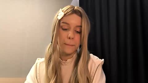 Snapshot of tressamarshbanks chatting on 10-10-25, 07:24 Alice online show from 10-10-25, 07:24