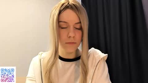 Snapshot of tressamarshbanks chatting on 10-12-25, 06:40 Alice online show from 10-12-25, 06:40