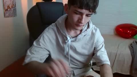 Snapshot of trevor_mob chatting on 03-09-26, 07:40 trevor_mob online show from 03-09-26, 07:40