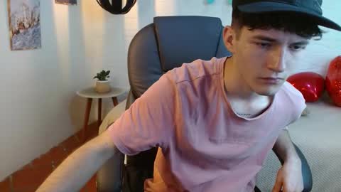 Snapshot of trevor_mob chatting on 03-13-26, 07:53 trevor_mob online show from 03-13-26, 07:53