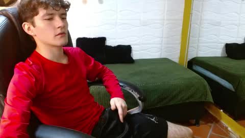 Snapshot of trevor_mob chatting on 05-19-26, 04:24 trevor_mob online show from 05-19-26, 04:24