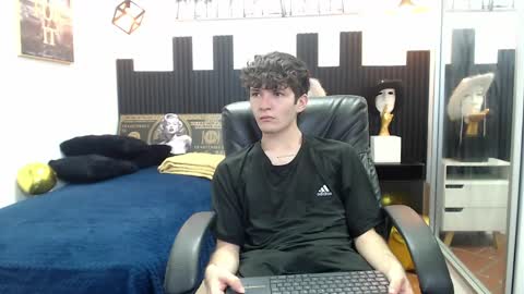 Snapshot of trevor_mob chatting on 06-01-26, 01:46 trevor_mob online show from 06-01-26, 01:46