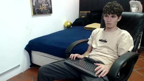 Snapshot of trevor_mob chatting on 06-02-26, 02:30 trevor_mob online show from 06-02-26, 02:30