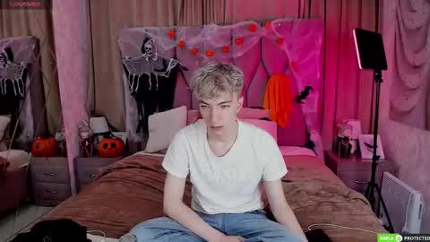 TrevorBenson online show from 10-28-25, 03:21