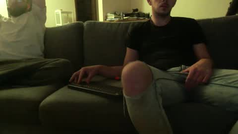 Snapshot of trevtone6 chatting on 12-03-25, 04:09 Trev Tone online show from 12-03-25, 04:09