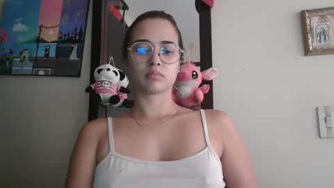 Snapshot of triana_bell chatting on 05-27-26, 04:59 triana_bell online show from 05-27-26, 04:59