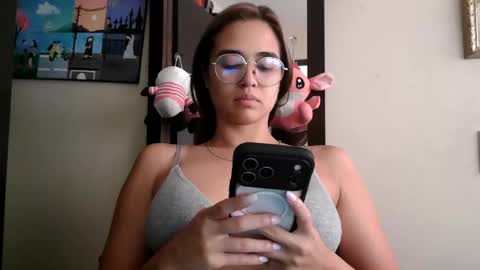 Snapshot of triana_bell chatting on 06-09-26, 05:13 triana_bell online show from 06-09-26, 05:13