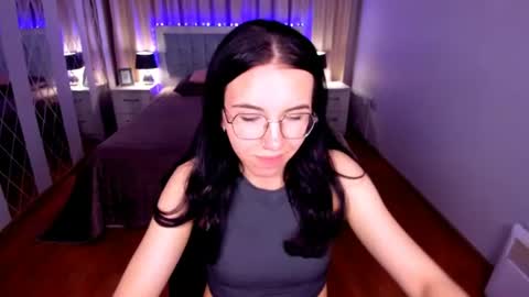 TriciaDaisy online show from 06-12-26, 08:30