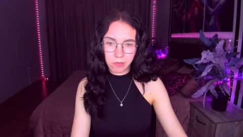 TriciaDaisy online show from 06-19-26, 03:27