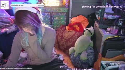 Cassie online show from 12-24-24, 10:22