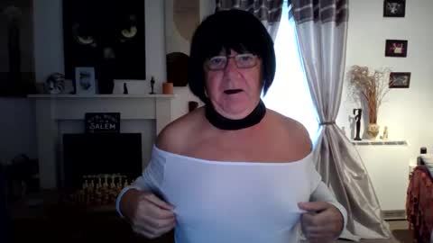 trinity1011 online show from 10-01-25, 06:52