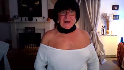 trinity1011 online show from 10-05-25, 08:18