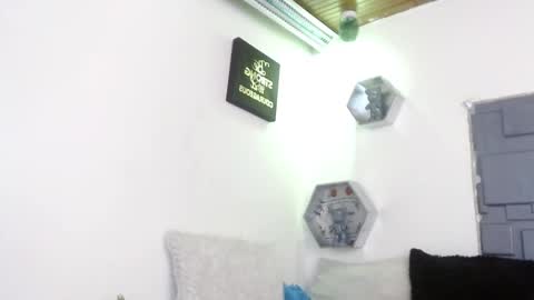 trinity_knox online show from 10-14-25, 04:19