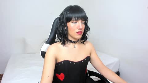 Snapshot of trinydoll chatting on 01-09-25, 12:30 Triny online show from 01-09-25, 12:30