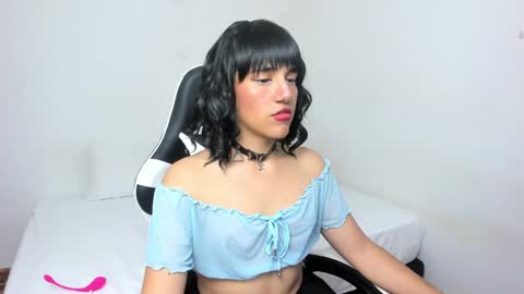 Snapshot of trinydoll chatting on 01-17-25, 11:49 Triny online show from 01-17-25, 11:49