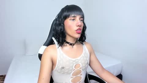 Snapshot of trinydoll chatting on 01-18-25, 11:21 Triny online show from 01-18-25, 11:21