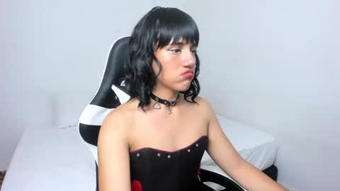 Snapshot of trinydoll chatting on 01-22-25, 02:24 Triny online show from 01-22-25, 02:24