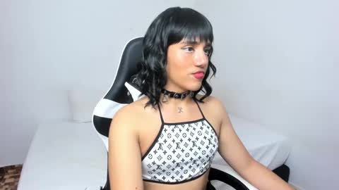 Snapshot of trinydoll chatting on 02-19-25, 04:44 Triny online show from 02-19-25, 04:44