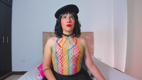 Snapshot of trinydoll chatting on 10-20-25, 12:38 Triny online show from 10-20-25, 12:38