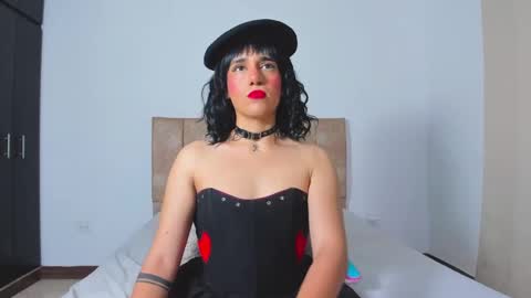 Snapshot of trinydoll chatting on 10-23-25, 01:32 Triny online show from 10-23-25, 01:32