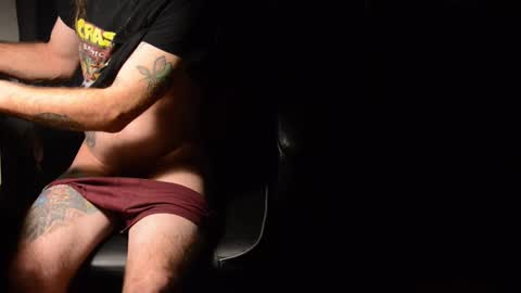 Snapshot of tripstocum chatting on 11-11-25, 12:32 FluideAmer online show from 11-11-25, 12:32