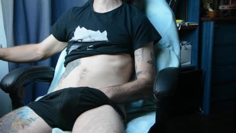 Snapshot of tripstocum chatting on 05-09-26, 12:43 FluideAmer online show from 05-09-26, 12:43