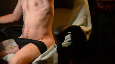 Snapshot of tripstocum chatting on 05-31-26, 03:15 FluideAmer online show from 05-31-26, 03:15