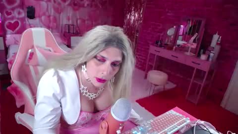 trista_doll online show from 12-15-24, 11:09