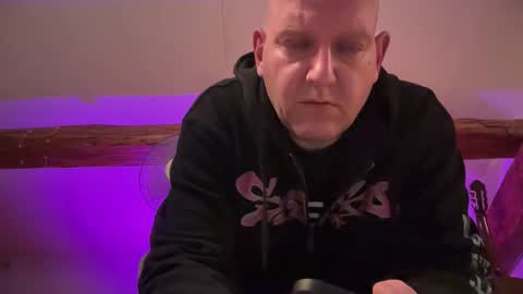 Snapshot of tritonspace chatting on 09-26-25, 02:37 Triton online show from 09-26-25, 02:37