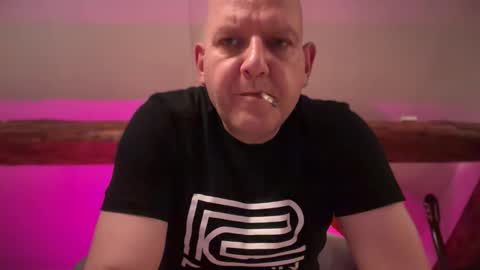 Snapshot of tritonspace chatting on 11-11-25, 06:35 Triton online show from 11-11-25, 06:35